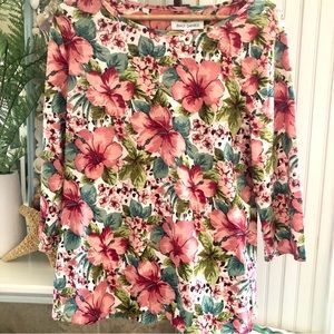 NWT! Hawaiian Hibiscus Print Top Large